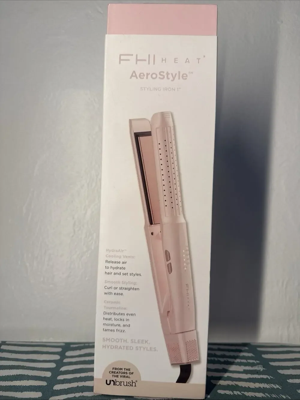 FHI Heat AeroStyle Ultimate Styling Flat Iron - Light Pink - 1